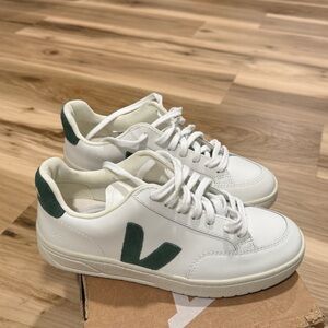 BRAND NEW VEJA SNEAKERS